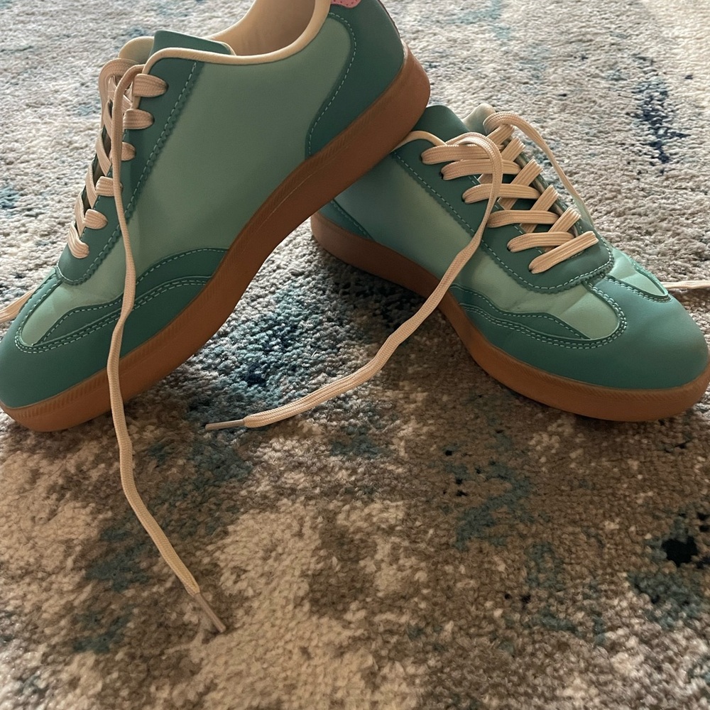 Stylish Teal Sneakers for Women
